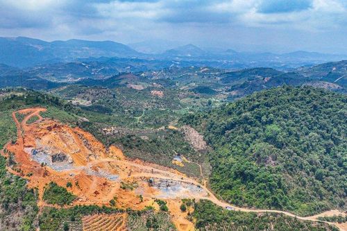 Lâm Đồng: Doanh nghiệp nổ mìn khai thác đá làm sập cầu dân sinh