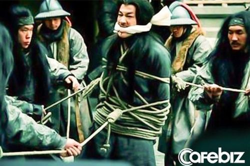 Cùng bị vạn quân Tào Tháo bao vây, vì sao Triệu Vân thoát được còn Lã Bố lại rơi vào kết cục bi thảm?