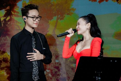 Lần đầu hát cùng Hà An Huy, Thu Minh có hành động 'ưu ái' dành cho đàn em