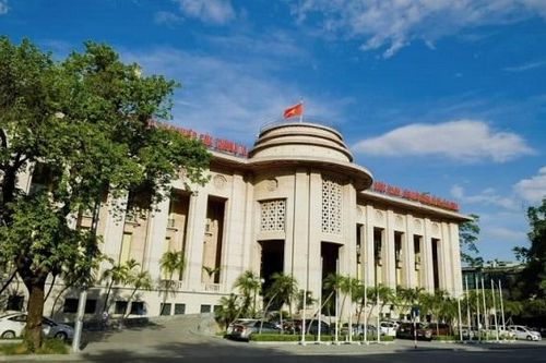 Tỷ giá USD tăng nóng, vượt mốc 25.000 đồng