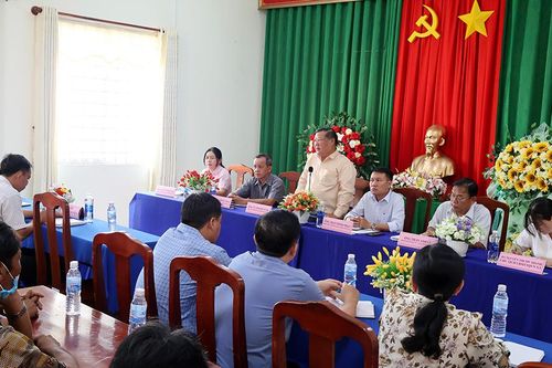Phòng Lao động – Thương binh và Xã hội huyện Phú Tân đối thoại với hộ nghèo