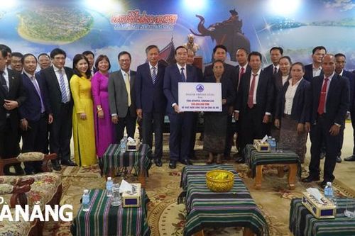 Lãnh đạo thành phố Đà Nẵng chúc Tết Bunpimay 2024 tại tỉnh Attapeu (Lào)