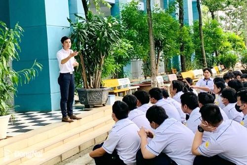 Ứng xử với bạo lực tinh thần học đường