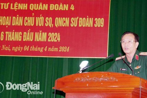 Tăng cường đối thoại dân chủ với sĩ quan, quân nhân chuyên nghiệp