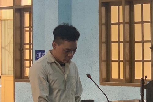 Lãnh 13 năm tù vì trộm xe ô tô của Công an