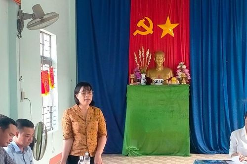 Phó Chủ tịch UBND tỉnh Nguyễn Thị Thanh Lịch dự sinh hoạt Chi bộ thôn Thắng Lợi 3