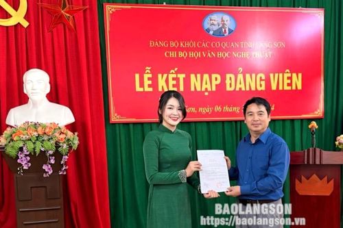 Phát huy vai trò của công đoàn trong công tác phát triển đảng