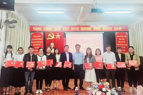 Trung tâm Chính trị thị xã Sa Pa mở 117 lớp đào tạo, bồi dưỡng lý luận chính trị, chuyên môn nghiệp vụ