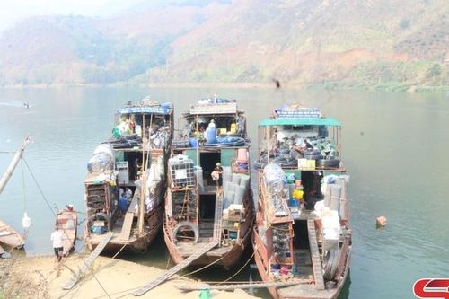 Chợ phiên Chiềng Hoa