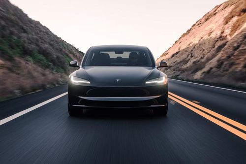 Tesla giành lại danh hiệu thương hiệu bán xe điện số 1 thế giới từ tay hãng xe Trung Quốc