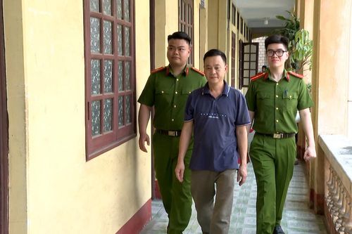 Từ mảnh vỡ tại hiện trường, bắt lái xe gây tai nạn chết người rồi bỏ trốn