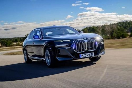 BMW ra mắt xe điện chống đạn đầu tiên trên thế giới