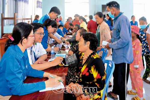 Tình nguyện vì sức khỏe Nhân dân