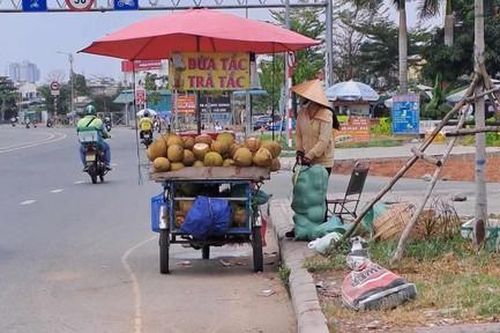 Vất vả mưu sinh những ngày nắng lửa