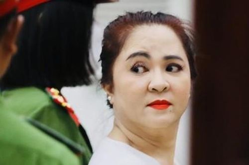 Nguyễn Phương Hằng cùng 4 bị cáo được giảm án tù