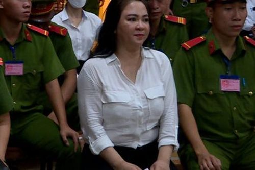 Bà Nguyễn Phương Hằng bị dẫn giải đến phiên tòa phúc thẩm