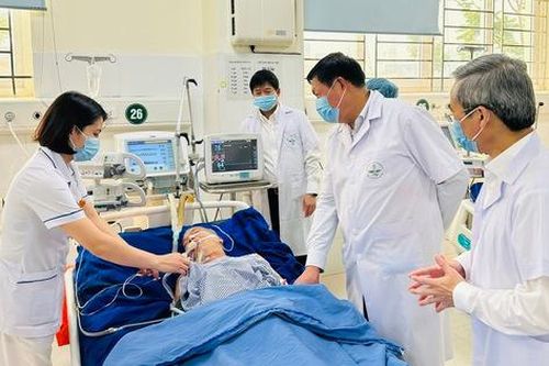 'Để đảm nhiệm chức năng vùng, BVĐK tỉnh Sơn La phải nâng chuyên môn, đẩy mạnh phát triển kỹ thuật cao'