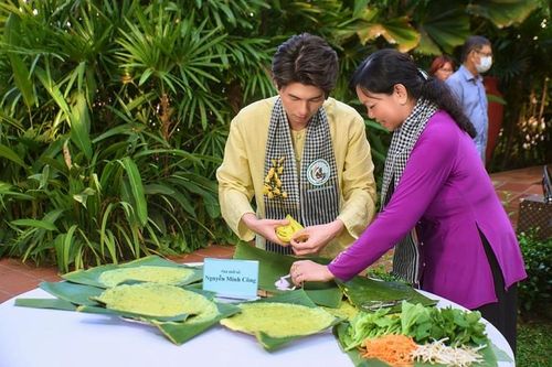 Nhà thiết kế Nguyễn Minh Công làm Đại sứ 'Lễ hội bánh dân gian Nam Bộ'