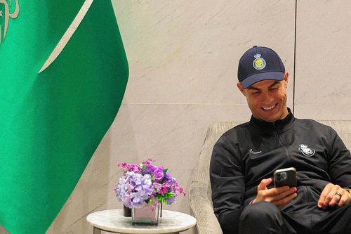 Ronaldo cười chế nhạo MU vì thua cay đắng Chelsea?