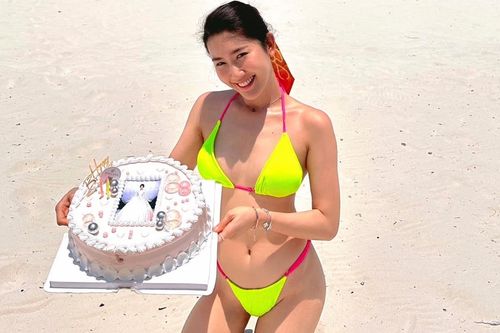 Thúy Ngân đón sinh nhật trên biển
