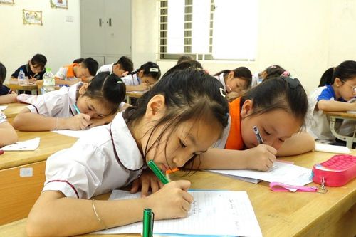 Hơn 700 học sinh tiểu học huyện Thanh Oai giao lưu viết chữ đẹp