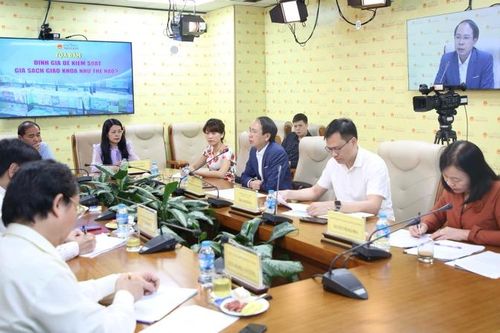 Kiểm soát giá sách giáo khoa nhưng phải bảo đảm nhu cầu cho người học
