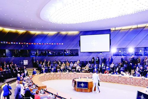 Các Ngoại trưởng NATO nhất trí viện trợ quân sự cho Ukraine