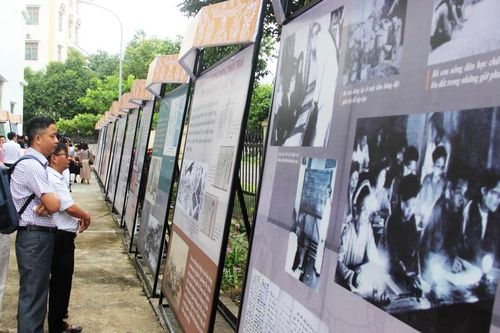 Triển lãm hơn 100 tài liệu về lịch sử, nơi phôi thai chữ Quốc ngữ