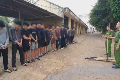 Đắk Lắk: Hai nhóm thanh thiếu niên mang dao rựa hỗn chiến