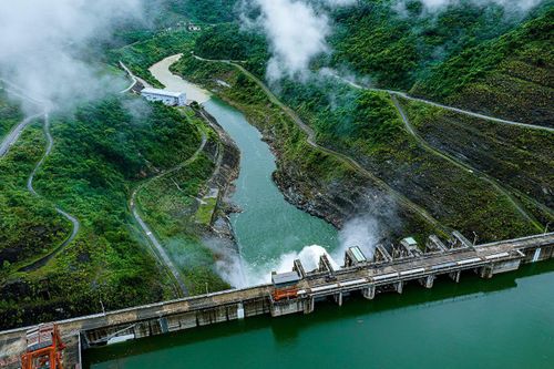 Bài 3: Thủy điện Bản Vẽ và những chương trình 'ấm lòng dân bản'