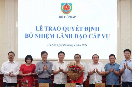 Bộ Tư pháp trao Quyết định bổ nhiệm Giám đốc Trung tâm Lý lịch tư pháp quốc gia
