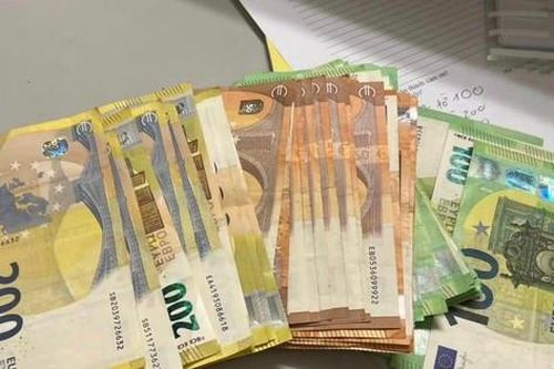 Hành khách rơi số tiền tích lũy 10 năm ở sân bay Nội Bài