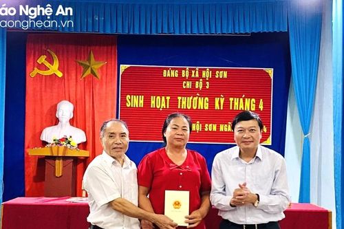 Phó Chủ tịch Thường trực UBND tỉnh dự sinh hoạt chi bộ tại huyện Anh Sơn