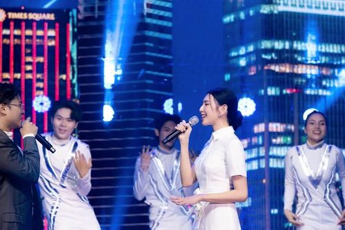 Hoa hậu Thùy Tiên và ca sỹ Erik ra MV 'Thiệt là dễ thương' tặng Sài Gòn