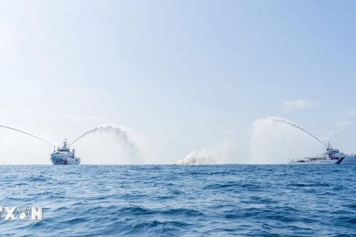 Cảnh sát Biển Việt Nam luyện tập ứng phó sự cố tràn dầu với Bảo vệ bờ biển Ấn Độ