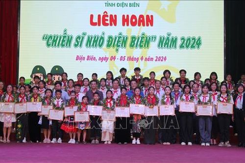 Tuyên dương 70 'Chiến sỹ nhỏ Điện Biên'