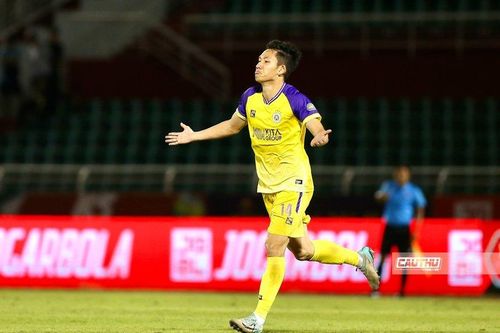 Sao trẻ tỏa sáng, Hà Nội FC trở lại cuộc đua vô địch