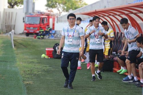 HLV đầu tiên phản đối ngừng V.League để 'nhường chỗ' cho U23 Việt Nam