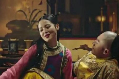 Càn Long trị vì 60 năm và có hơn 40 phi tần, ông một quy tắc cứng nhắc trong việc lựa chọn phi tần bất kể ngoại hình