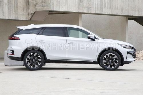 SUV 'chất' hơn Hyundai Santa Fe, tiết kiệm xăng hơn xe máy, giá rẻ bất ngờ