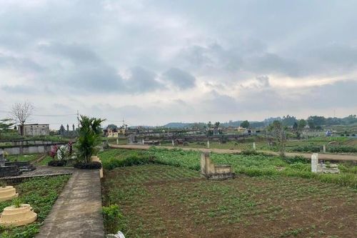 'Bất động sản cho người âm' - Bài cuối: Lưu ý tính pháp lý khi mua bán đất mộ