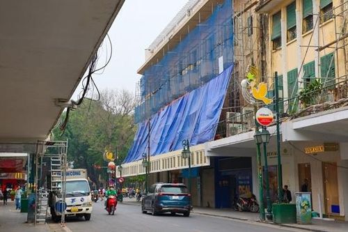 'Thay áo' mặt phố Tràng Tiền