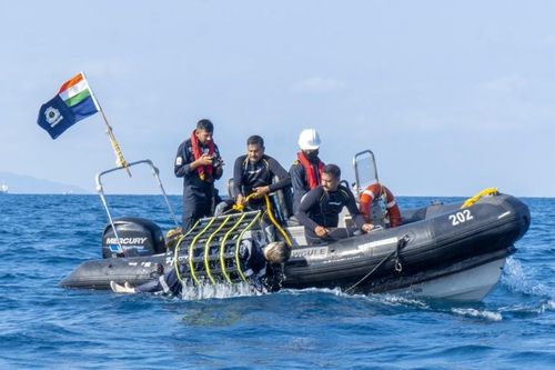 Trao đổi kinh nghiệm cứu nạn cứu hộ, ứng phó sự cố tràn dầu trên biển