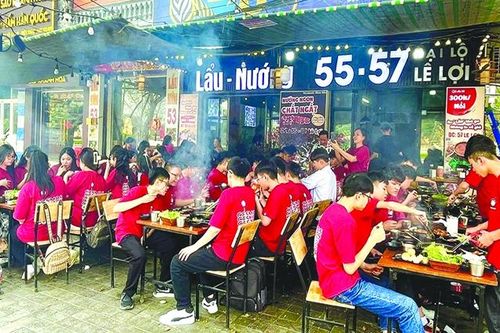 Dạo phố Thanh ăn quà vặt