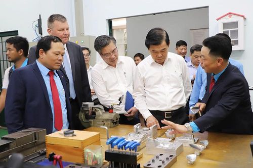 Chuyên đề: Chuẩn bị nguồn nhân lực cho Sân bay Long Thành: Thúc đẩy mô hình liên kết đào tạo nguồn nhân lực