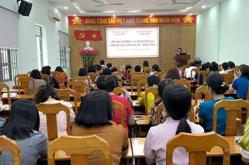 Hội Liên hiệp Phụ nữ TP. Nha Trang: Bồi dưỡng lý luận chính trị và nghiệp vụ cho cán bộ Hội phụ nữ cơ sở