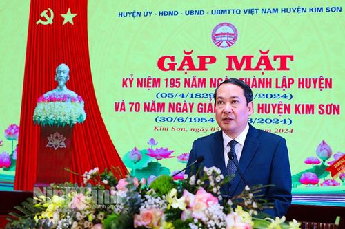 Huyện Kim Sơn tổ chức gặp mặt kỷ niệm 195 năm ngày thành lập và 70 năm ngày giải phóng