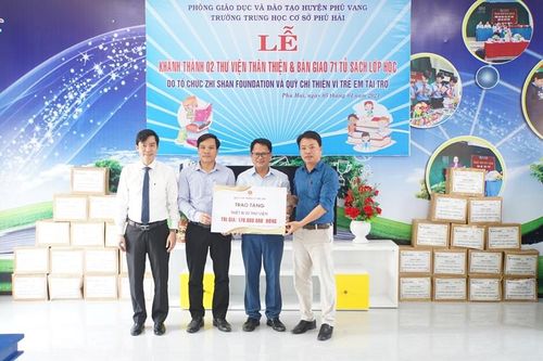 Khánh thành 2 thư viện thân thiện và trao 71 tủ sách lớp học