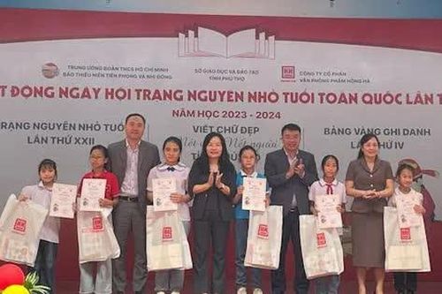 Phú Thọ: Phát động và thi tại chỗ viết chữ đẹp 'Nét chữ - Nết người' và Bảng vàng ghi danh năm học 2023-2024