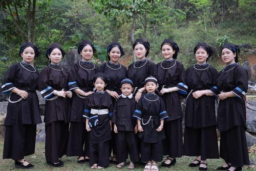 Về Phúc Sen trẩy hội Thanh Minh